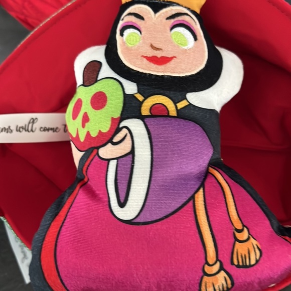 Snow ❄️ Whites plush 85th anniversary apple 🍎 opens to show a 2 sided plush - Picture 4 of 10